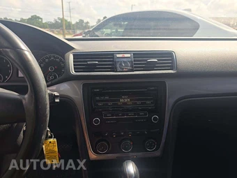 2015 Volkswagen Passat 1.8T Wolfsburg Edition - miniatura 10