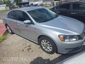2015 Volkswagen Passat 1.8T Wolfsburg Edition - miniatura 4