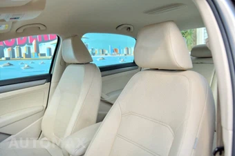 2015 Volkswagen Passat TDI SE - miniatura 18