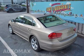 2015 Volkswagen Passat TDI SE - miniatura 6