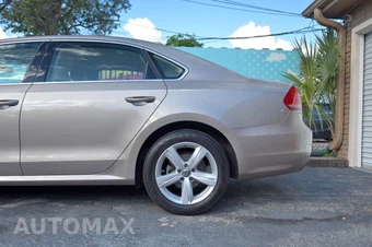 2015 Volkswagen Passat TDI SE - miniatura 9
