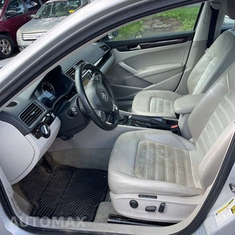 2015 Volkswagen Passat TDI SEL Premium - miniatura 10