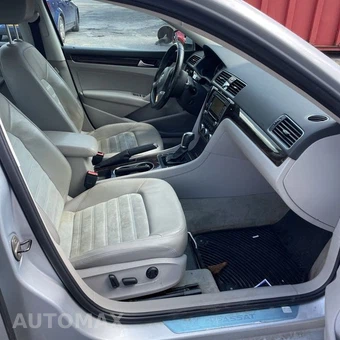 2015 Volkswagen Passat TDI SEL Premium - miniatura 11
