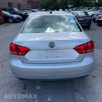 2015 Volkswagen Passat TDI SEL Premium - miniatura 4