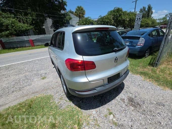 2015 Volkswagen Tiguan SE – miniatura 2