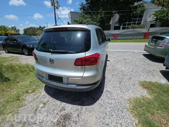 2015 Volkswagen Tiguan SE – miniatura 3