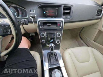 2015 Volvo S60 T5 Platinum – miniatura 11