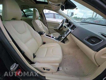 2015 Volvo S60 T5 Platinum – miniatura 19