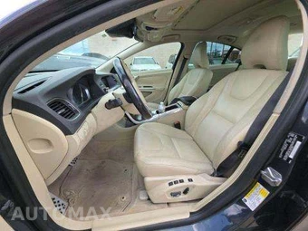 2015 Volvo S60 T5 Platinum – miniatura 7