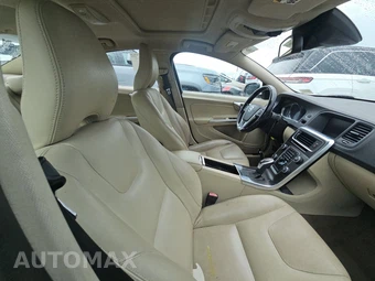 2015 Volvo S60 T5 Premier – miniatura 8