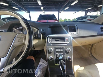 2015 Volvo S60 T5 Premier – miniatura 11