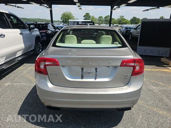 2015 Volvo S60 T5 Premier – miniatura 5