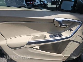 2015 Volvo S60 T5 Premier – miniatura 9