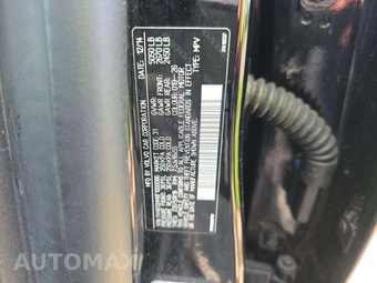 2015 Volvo V60 Cross Country T5 Platinum – miniatura 5
