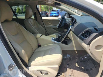 2015 Volvo V60 T5 Premier Plus – miniatura 18