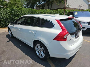 2015 Volvo V60 T5 Premier Plus – miniatura 2
