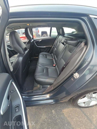 2015 Volvo V60 T5 Premier – miniatura 10