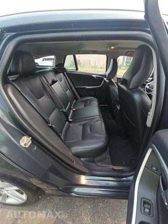 2015 Volvo V60 T5 Premier – miniatura 13