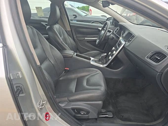 2015 Volvo V60 T5 Premier – miniatura 8