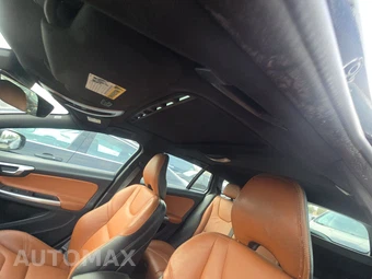 2015 Volvo V60 T5 Premier – miniatura 18
