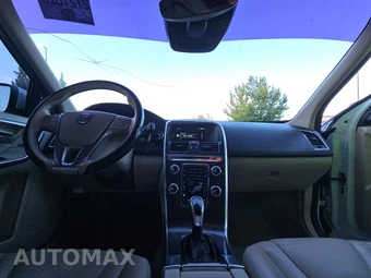 2015 Volvo XC60 T5 Platinum – miniatura 11
