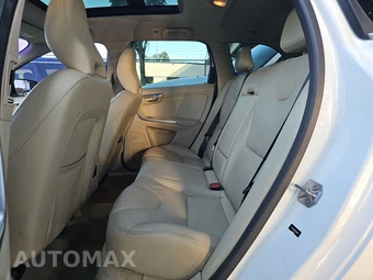 2015 Volvo XC60 T5 Platinum – miniatura 13
