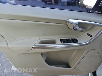 2015 Volvo XC60 T5 Platinum – miniatura 9