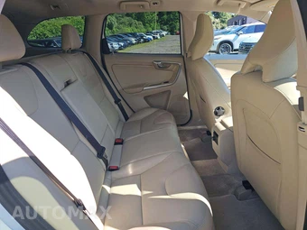 2015 Volvo XC60 T5 – miniatura 16