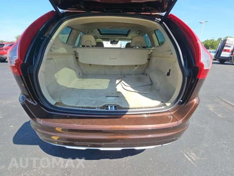 2015 Volvo XC60 T6 Platinum – miniatura 14