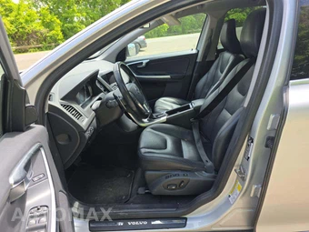 2015 Volvo XC60 T6 Premier Plus - miniatura 3