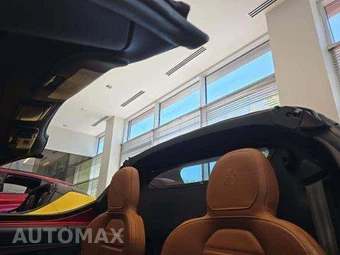 2016 Alfa Romeo 4C Spider Convertible - miniatura 11