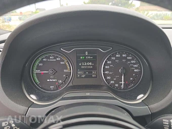 2016 Audi A3 Sportback e-tron Premium Hatchback - miniatura 6