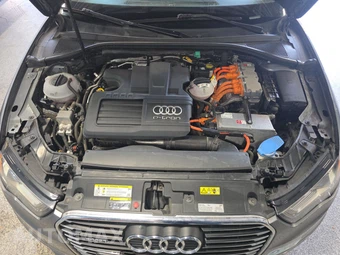 2016 Audi A3 Sportback e-tron Prestige Hatchback – miniatura 15