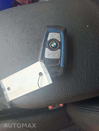 2016 BMW 3 Series Sedan 320i – miniatura 8