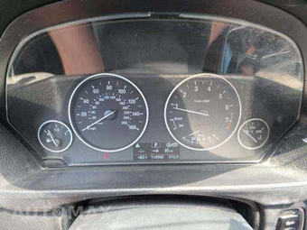 2016 BMW 3 Series Sedan 320i - miniatura 10
