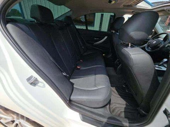 2016 BMW 3 Series Sedan 320i - miniatura 17