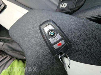 2016 BMW 3 Series Sedan 320i - miniatura 9