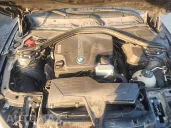 2016 BMW 3 Series Sedan 320i - miniatura 15