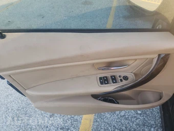 2016 BMW 3 Series Sedan 320i - miniatura 9