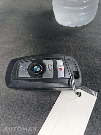 2016 BMW 3 Series Sedan 320i - miniatura 8