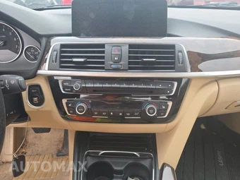 2016 BMW 3 Series Sedan 320i xDrive - miniatura 11
