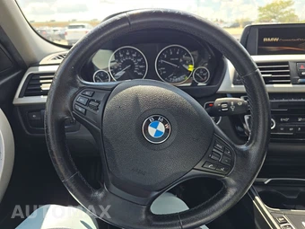 2016 BMW 3 Series Sedan 320i xDrive - miniatura 10