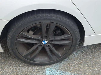 2016 BMW 3 Series Sedan – miniatura 23