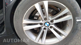 2016 BMW 3 Series Sedan – miniatura 26