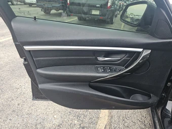 2016 BMW 3 Series Sedan – miniatura 9