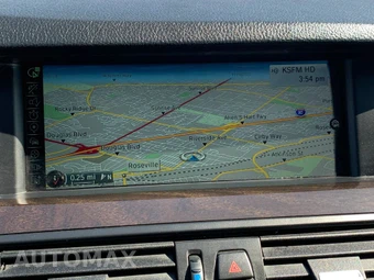 2016 BMW 5 Series Sedan 528i - miniatura 18