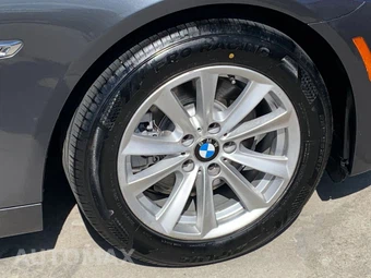 2016 BMW 5 Series Sedan 528i - miniatura 25