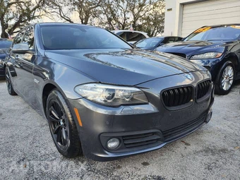 2016 BMW 5 Series Sedan 528i - miniatura 18