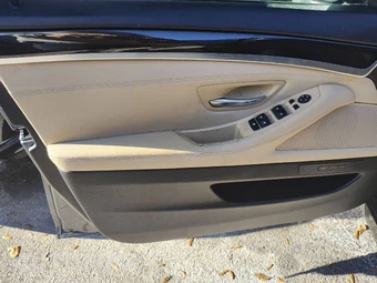 2016 BMW 5 Series Sedan 528i - miniatura 31