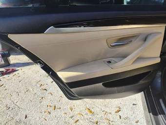 2016 BMW 5 Series Sedan 528i - miniatura 35